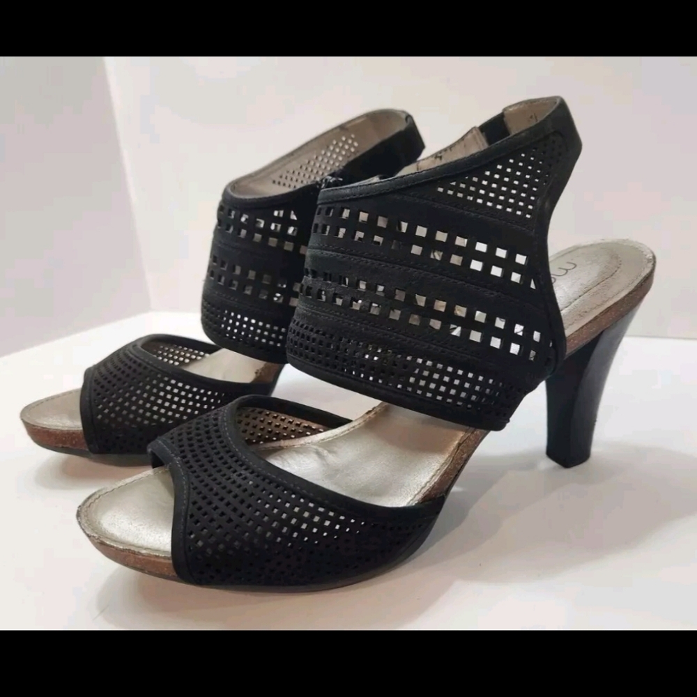 ME TOO Dara High Heel Sandals Adult Size 11 M Black Geometric Womens